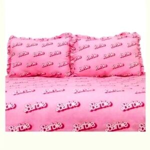 Barbie x Cakeworthy King duvet cover & 2 King Pillow shams